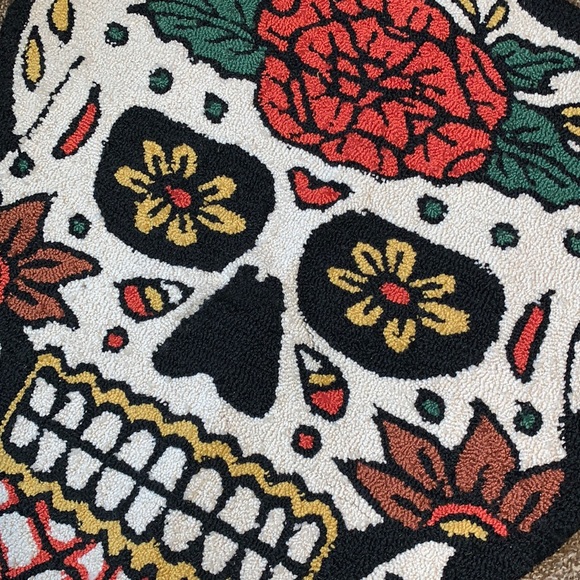NWT SKULL HOOKED 100% POLYESTER THROW BATHROOM HOUSE RUG BLACK/COLORFUL 34”x34” - Picture 4 of 16